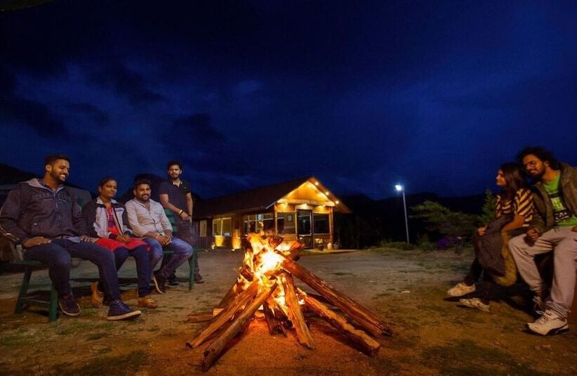 אתר נופש Vridhavan Mist City