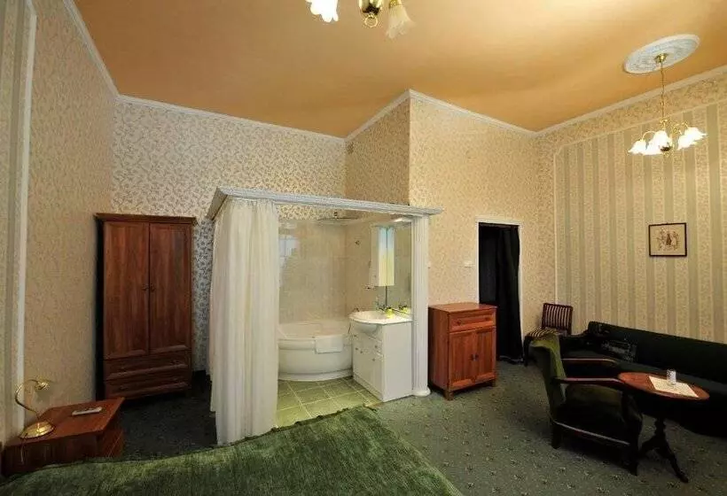 Bed & Breakfast Misefa Kastély
