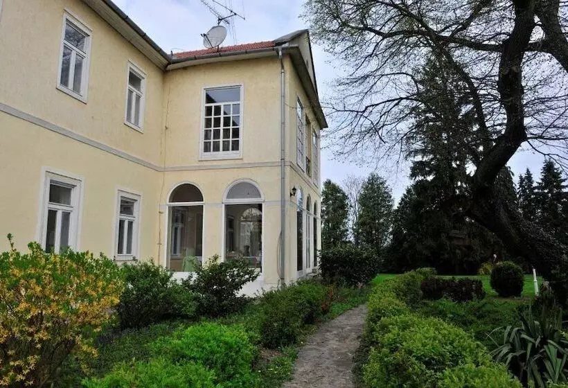 Bed & Breakfast Misefa Kastély