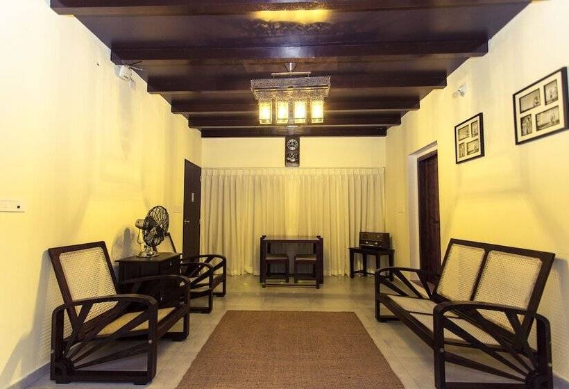 Hotel Crayons Guest House