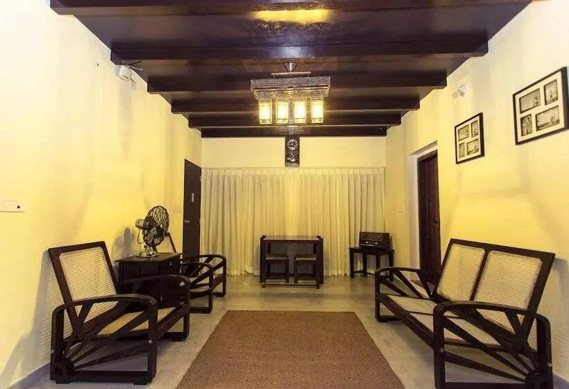 Hotelli Crayons Guest House