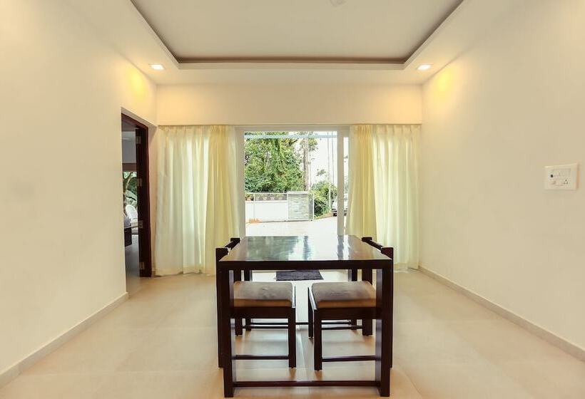 Hotel Crayons Guest House