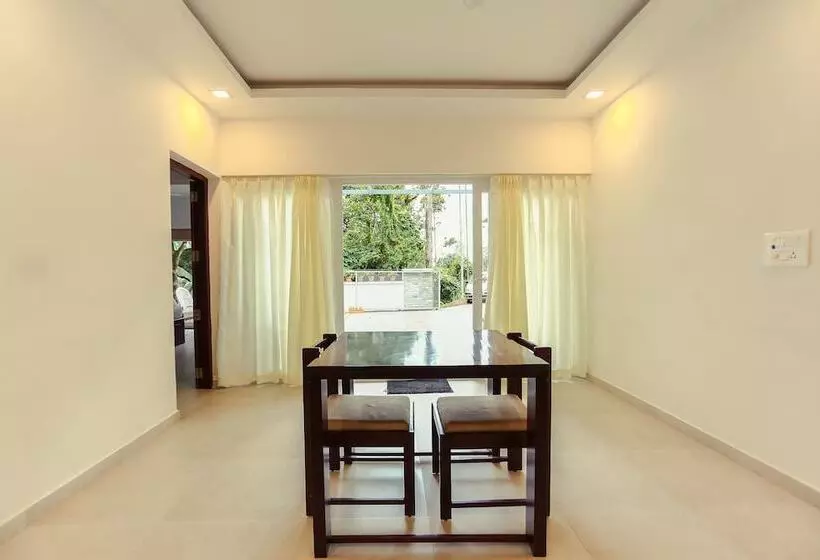 Hotelli Crayons Guest House