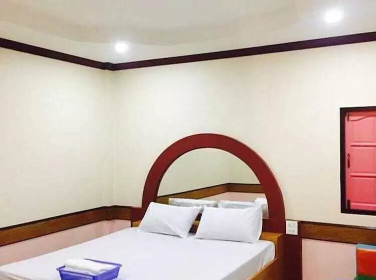 Hotelli Nadeetawee Resort