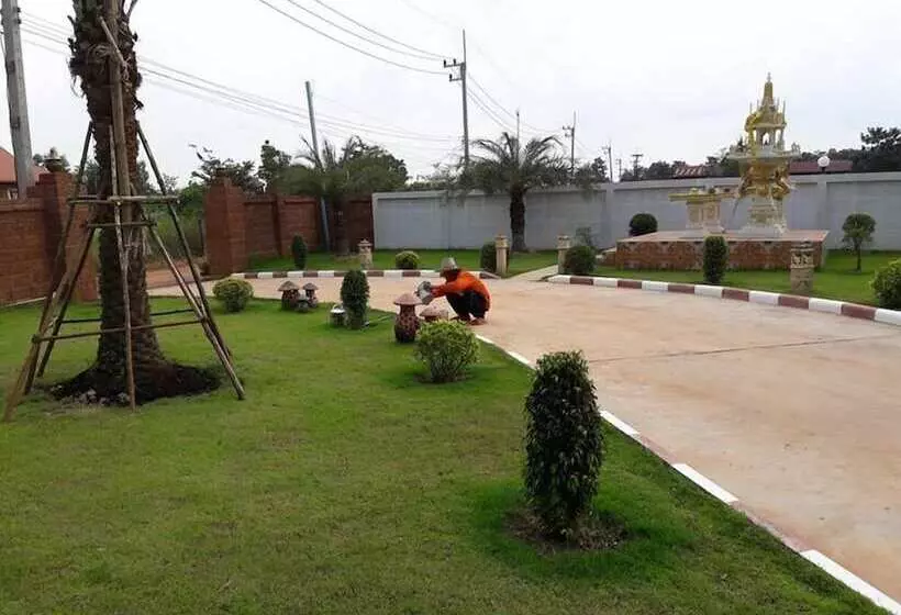 Hotelli Nadeetawee Resort