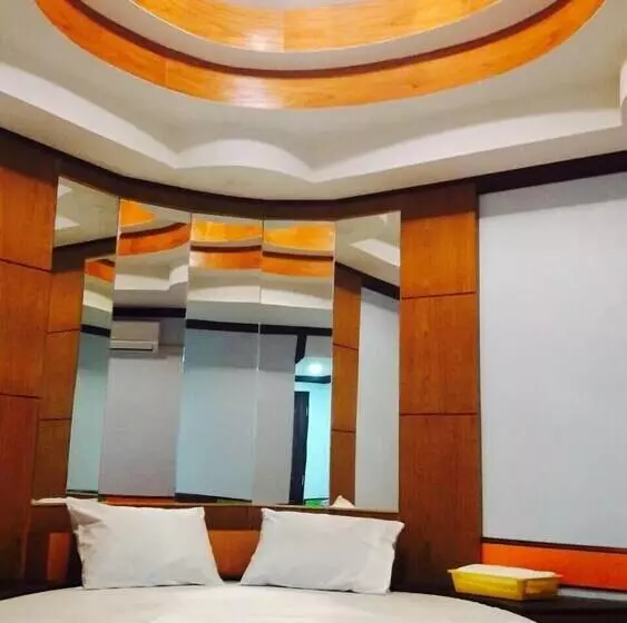 Hotelli Nadeetawee Resort