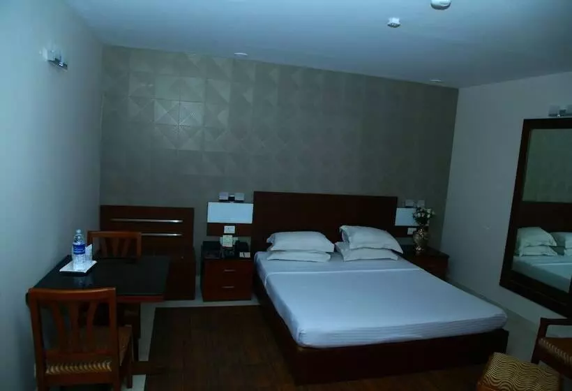 ホテル Nila Palace