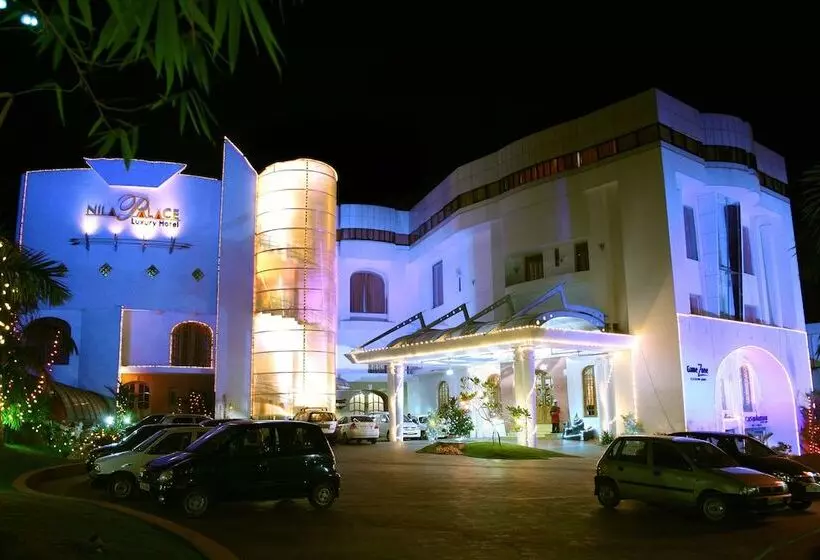 ホテル Nila Palace