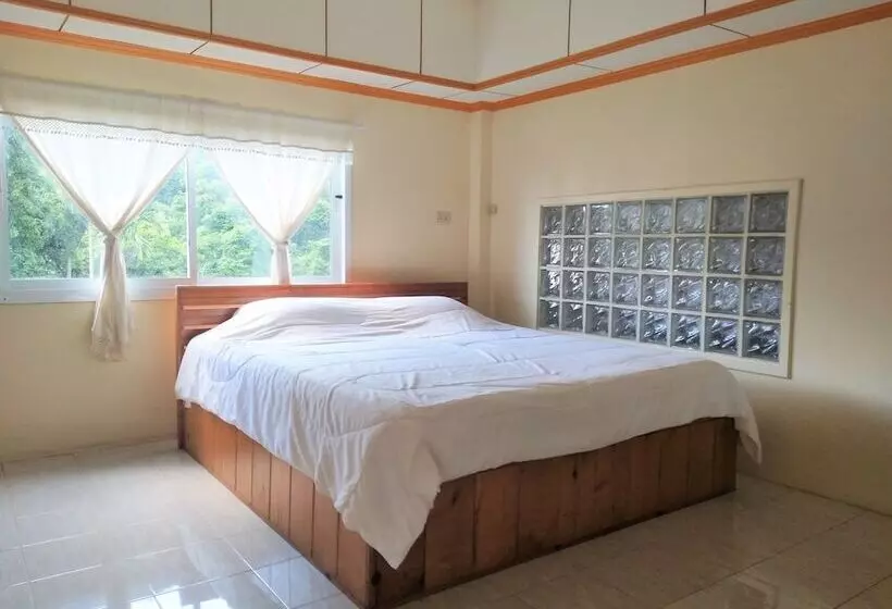 ホテル Suwanalak Resort