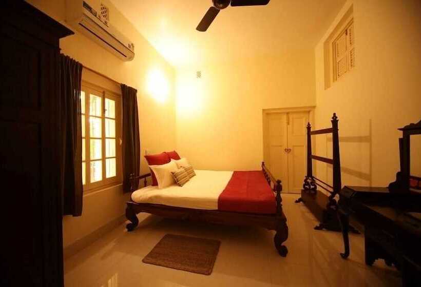 בית מלון כפרי The Garden Bungalow