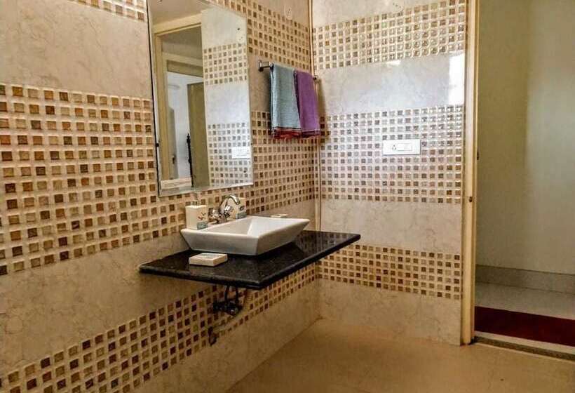 בית מלון כפרי The Garden Bungalow