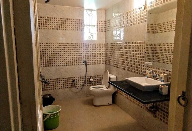 בית מלון כפרי The Garden Bungalow