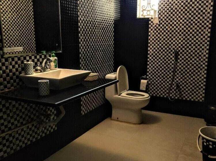 בית מלון כפרי The Garden Bungalow