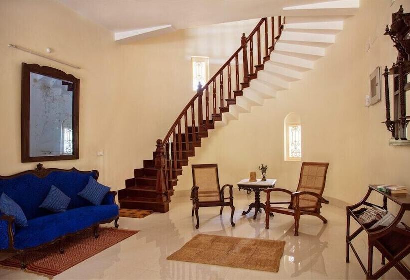 בית מלון כפרי The Garden Bungalow