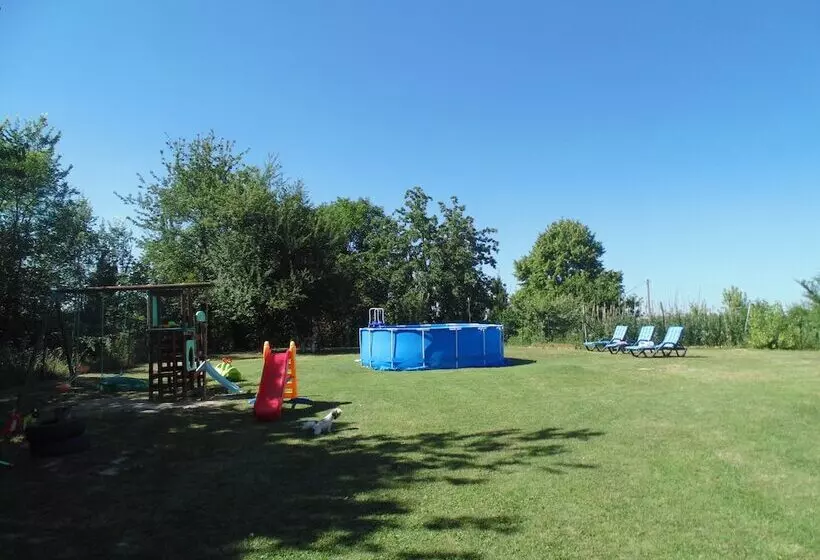 Aamiaismajoitus (B&B) La Rosa Tra Le Vigne