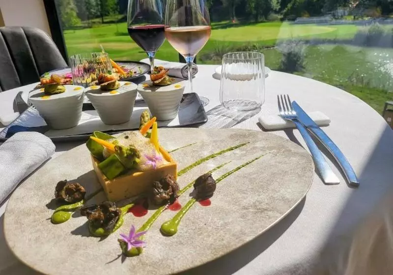 Domaine Ribiera, Hotel 5 Etoiles, Spa & Golf   Forcalquier