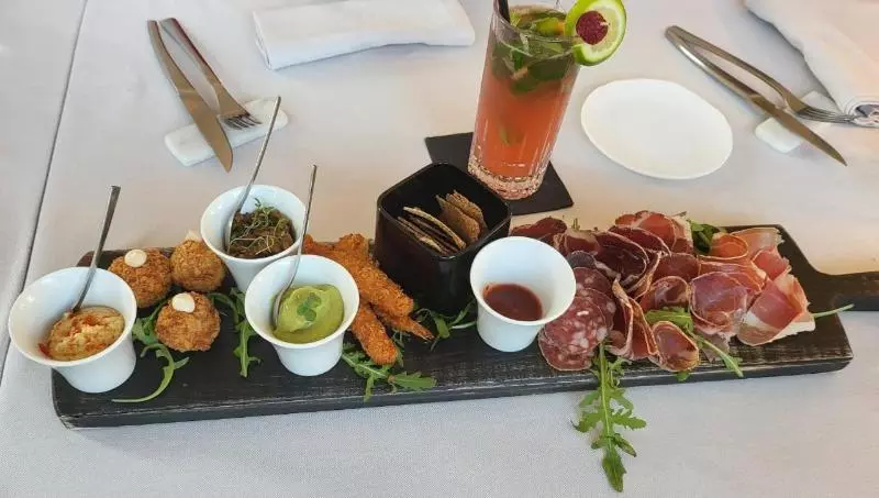 Domaine Ribiera, Hotel 5 Etoiles, Spa & Golf   Forcalquier