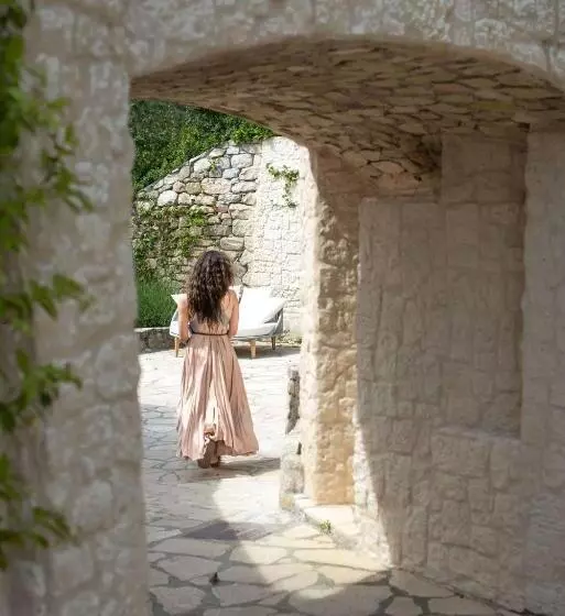 Domaine Ribiera, Hotel 5 Etoiles, Spa & Golf   Forcalquier