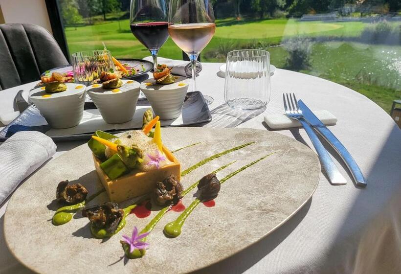 Domaine Ribiera, Hotel 5 Etoiles, Spa & Golf Forcalquier