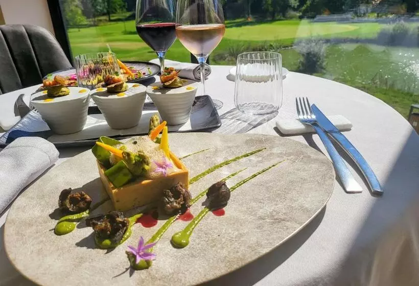 Domaine Ribiera, Hotel 5 Etoiles, Spa & Golf   Forcalquier