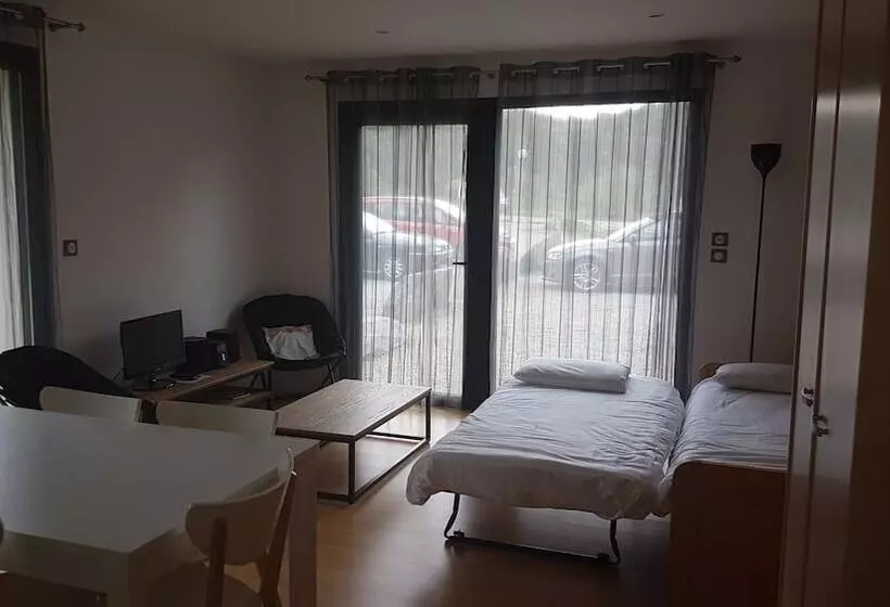 Hotelli Auberge Des Voyajoueurs