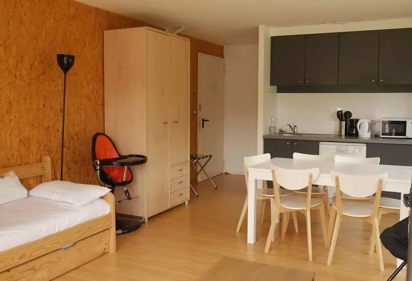 Hotelli Auberge Des Voyajoueurs