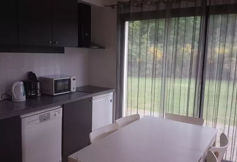 Hotelli Auberge Des Voyajoueurs