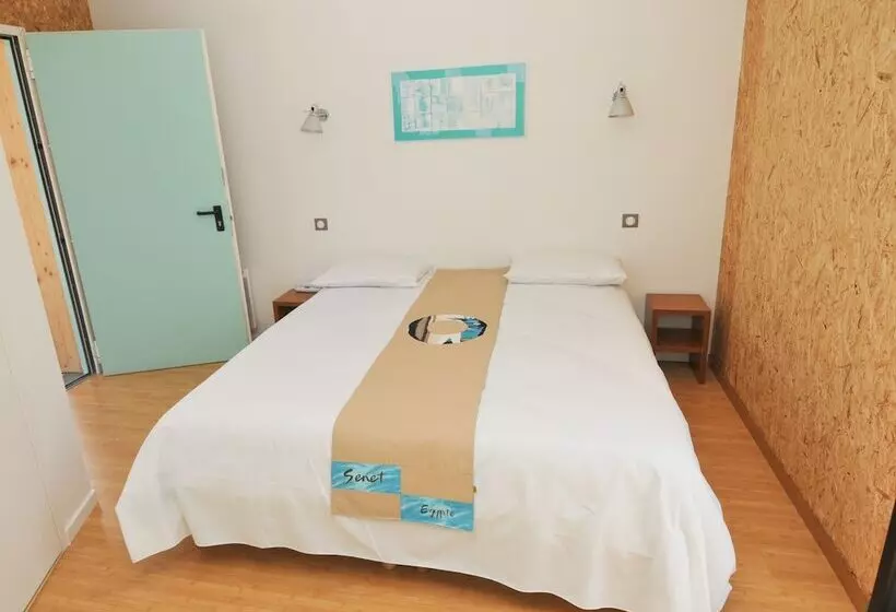 Hotelli Auberge Des Voyajoueurs