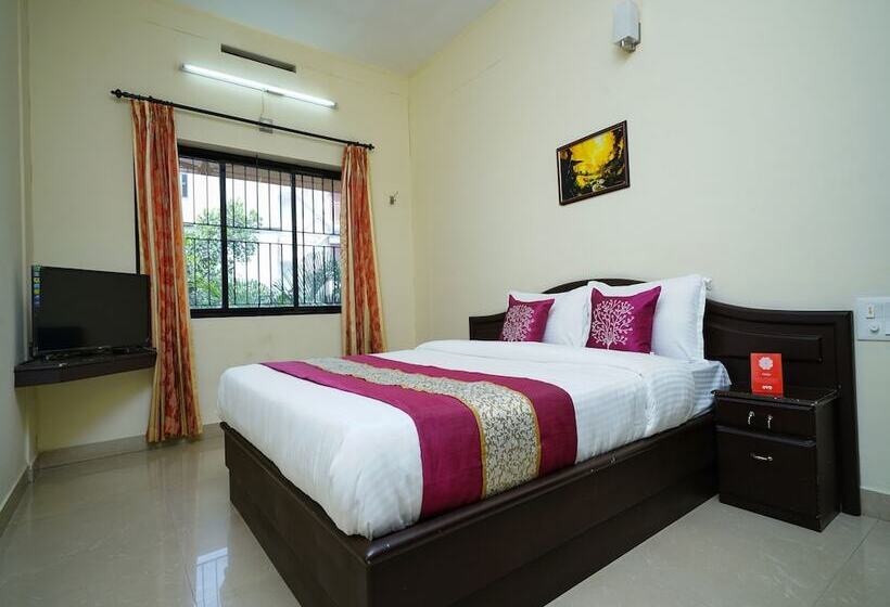 בית מלון כפרי Peters Hill View  Residency