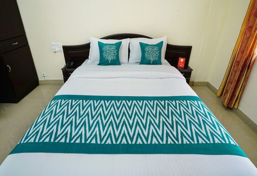 בית מלון כפרי Peters Hill View  Residency