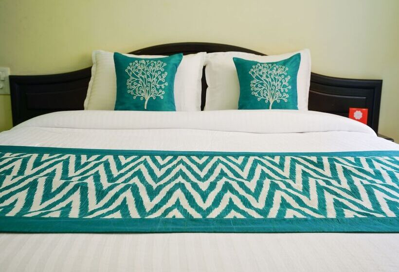 בית מלון כפרי Peters Hill View  Residency