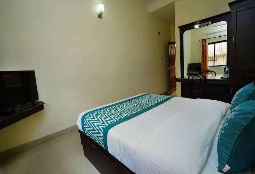 בית מלון כפרי Peters Hill View  Residency