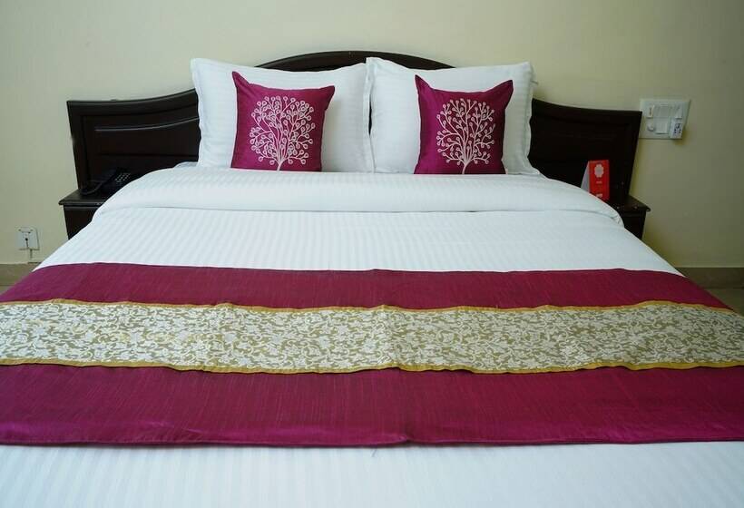 בית מלון כפרי Peters Hill View  Residency