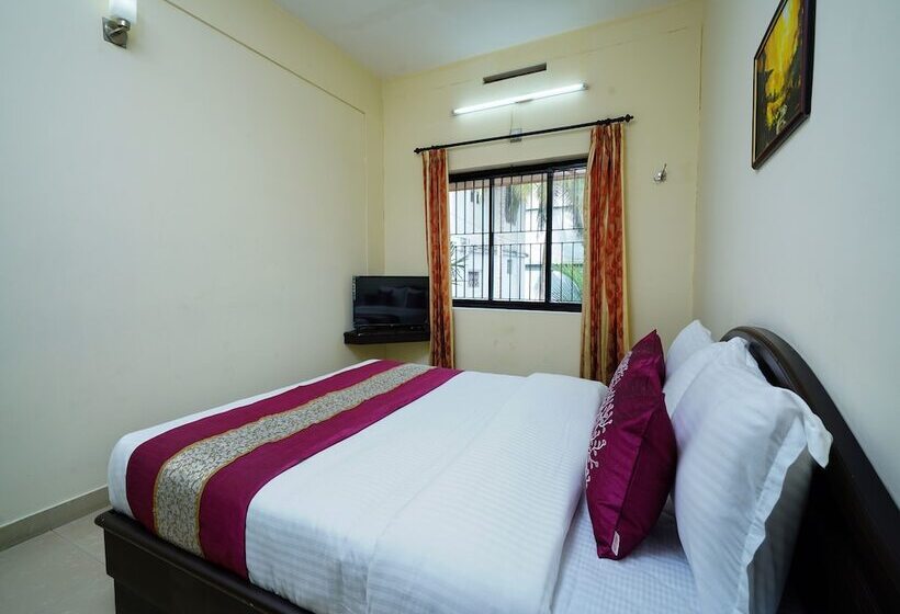 בית מלון כפרי Peters Hill View  Residency