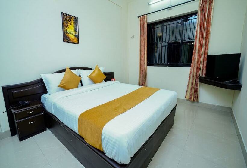 בית מלון כפרי Peters Hill View  Residency