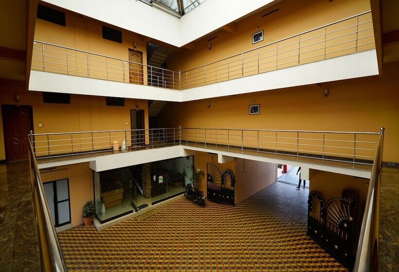 בית מלון כפרי Peters Hill View  Residency