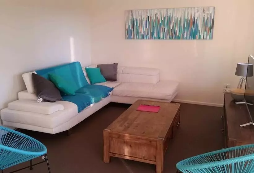 Hotelli Reflections   Lake Cooby