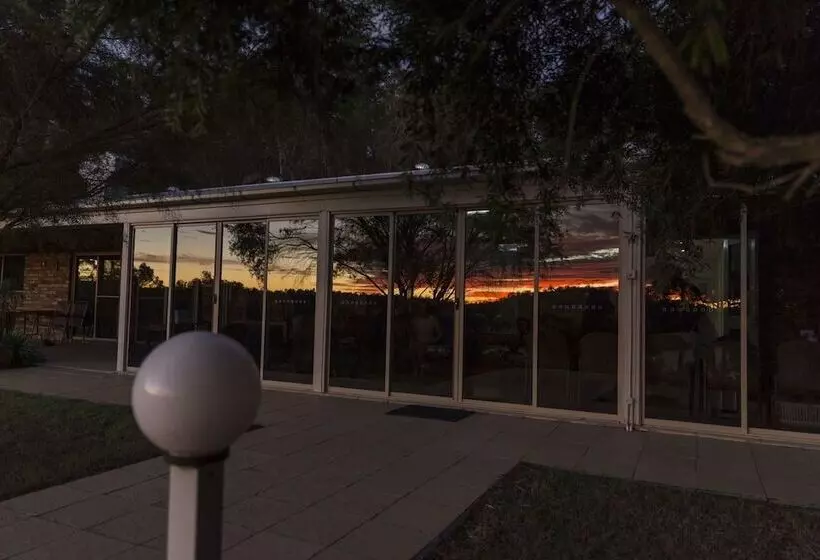 Hotelli Reflections   Lake Cooby