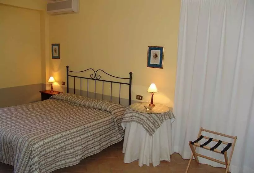 Maaseutuhotelli Villa Pardi