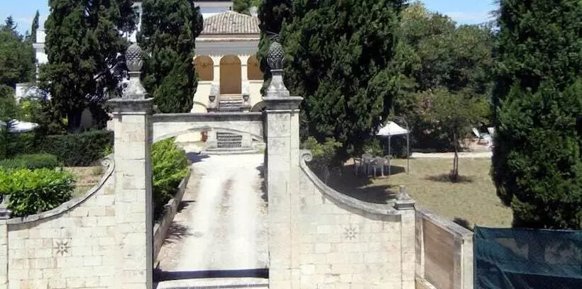 Maaseutuhotelli Villa Pardi