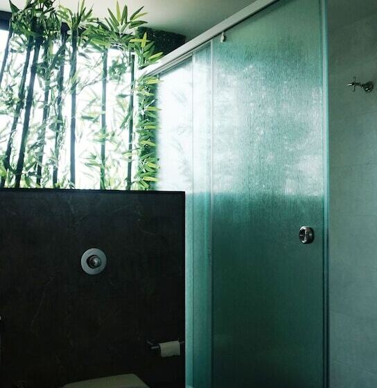 Hotell The Emerald Club