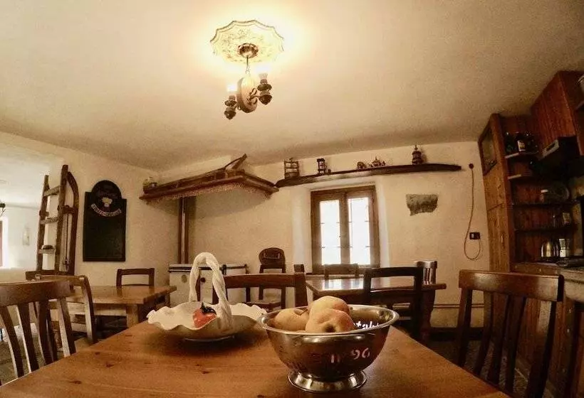 Majatalo 4lander House Balins