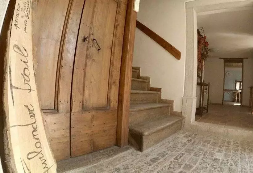 Majatalo 4lander House Balins