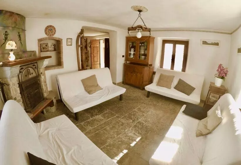 Majatalo 4lander House Balins