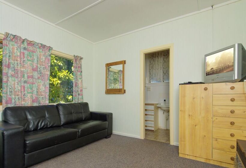 Курорт Rainbow Pines Tourist Caravan Park