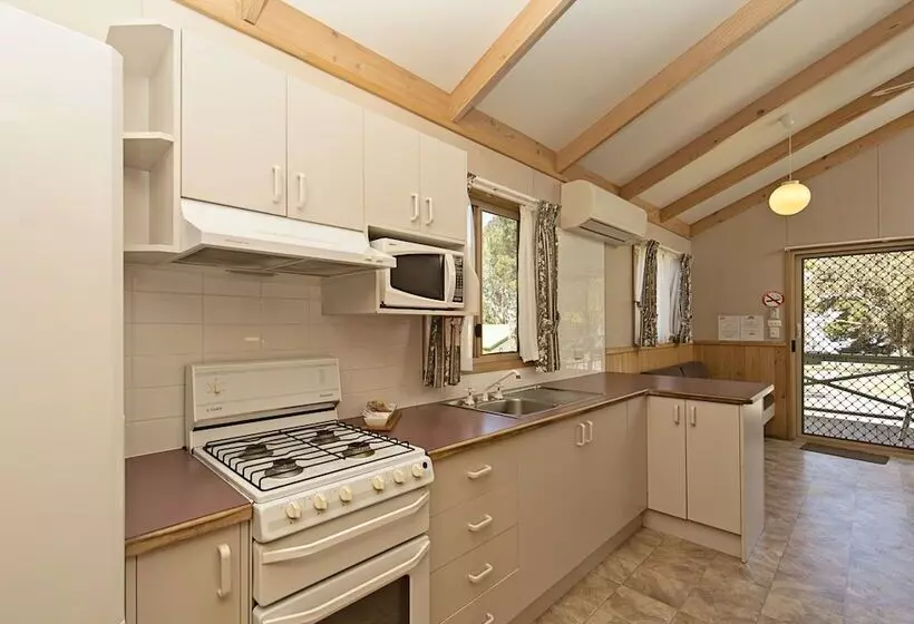 リゾートホテル Rainbow Pines Tourist Caravan Park