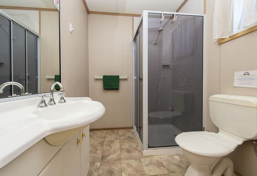 Курорт Rainbow Pines Tourist Caravan Park