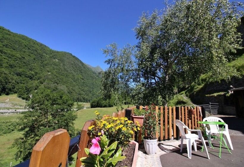 تختخواب و صبحانه Chambres D'hôtes La Munia