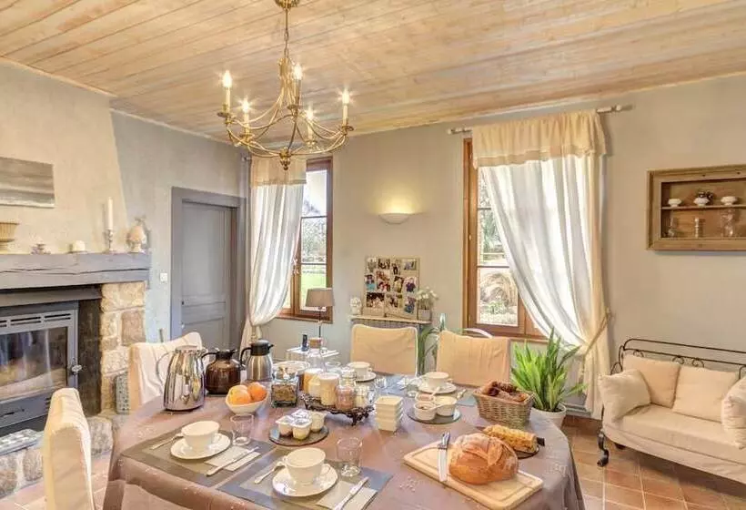 ベッドアンドブレックファースト Chambres D'hôtes Les Ramonts