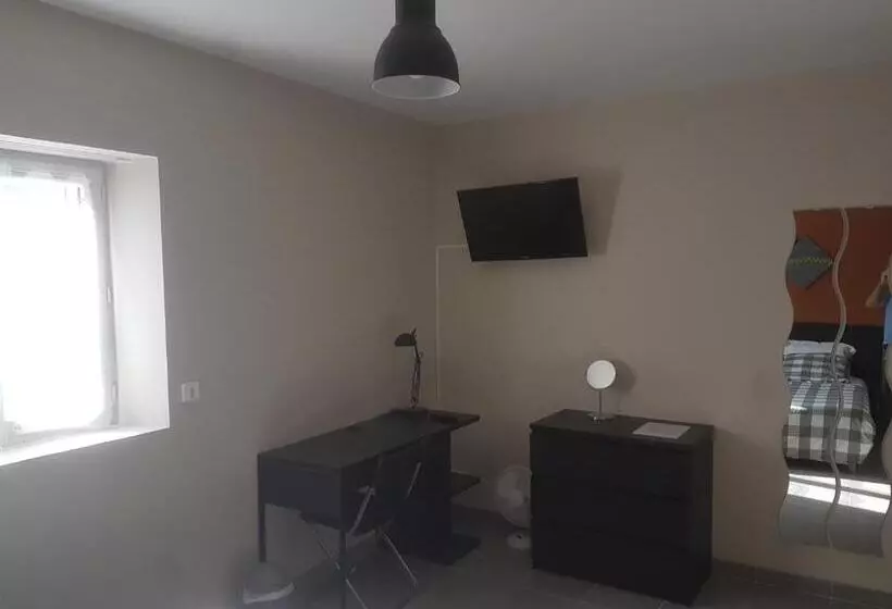 Aamiaismajoitus (B&B) L Etoile De La Fontchevriere